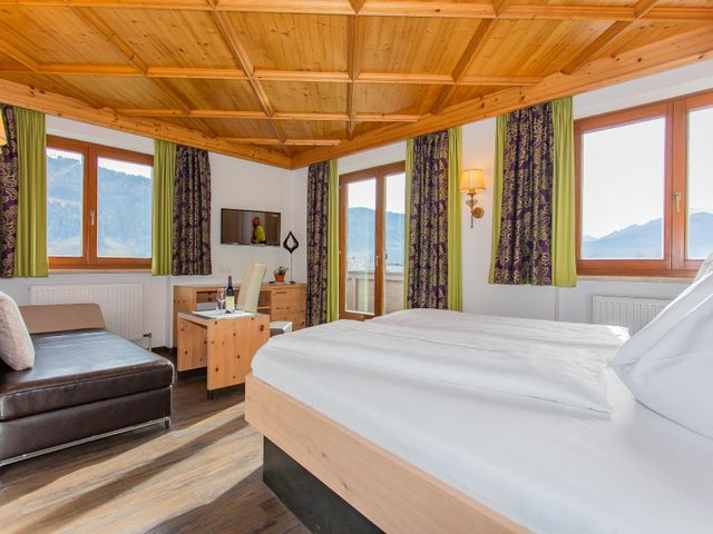 Hotel & Bauernhof Hettlerhof in Maishofen